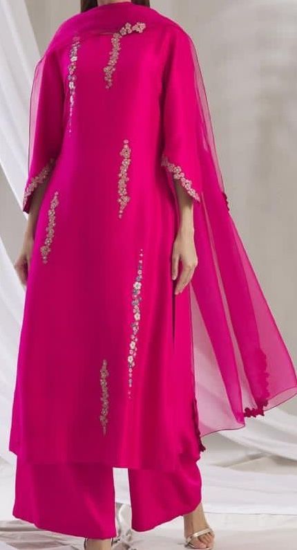 Rani Colour Suit, Pink Dress Design, Rose Dark, Simple Kurti Designs, Gowns Dresses Elegant, Long Kurti Designs, Pakistani Fashion Party Wear, Beautiful Pakistani Dresses