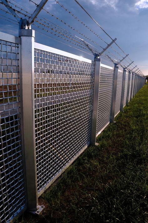 Aluminium Fencing, Fence Wall Design, Wood Fencing, Compound Wall Design, Modern Fence Design, House Fence Design, Gabion Wall, Compound Wall, Security Fence