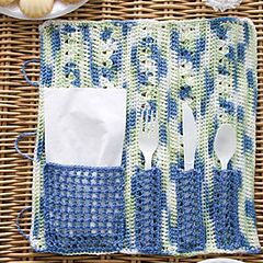 Picnic rollup for the beach-combing/mountain-climbers in the family Picnic Crochet, Utensil Roll, Crochet Picnic, Crochet Things To Make, New Crochet Ideas, Memorial Beads, Crochet Mat, Kitchen Crochet, 4mm Crochet Hook