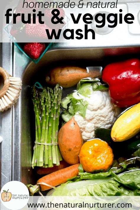 This easy homemade fruit and veggie wash is a great little trick for cleaning your produce when you bring it home and helping it to last longer! It is natural, inexpensive and made with something you probably already have in your kitchen. Fruit And Veggie Wash, Washing Veggies, Fruit Veggie Wash, Veggie Wash, Cleaning Naturally, Fruit And Vegetable Wash, Fruit And Veggie, Clean Products, How To Wash Vegetables