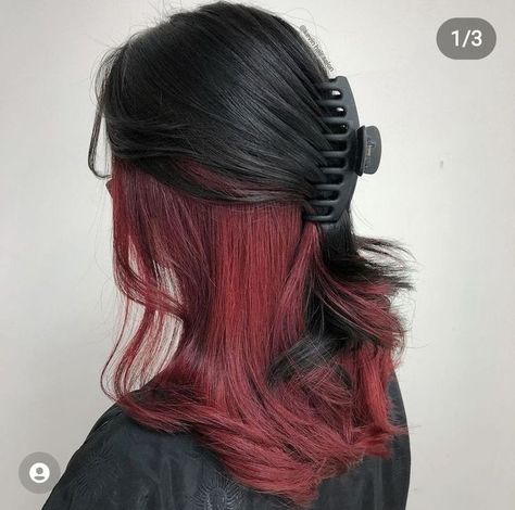 Red Hair Underneath, Red And Black Hair Ideas, Halo Hair Colors, Red Hair Streaks, Black Hair Ideas, Hidden Hair Color, Half Dyed Hair, Red Hair Looks, Black Red Hair