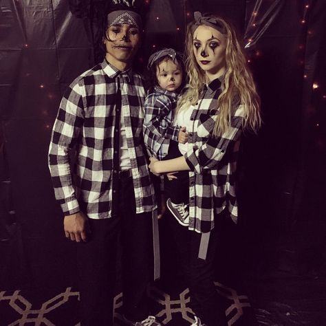 Gangster clown party Gangster Clown Costume, Cholo Makeup, Clown Halloween Outfit, Halloween Contest Ideas, Clever Couples Halloween Costumes, Chicana Makeup, Gangster Halloween Costumes, Halloween Constumes, Guy Bsf