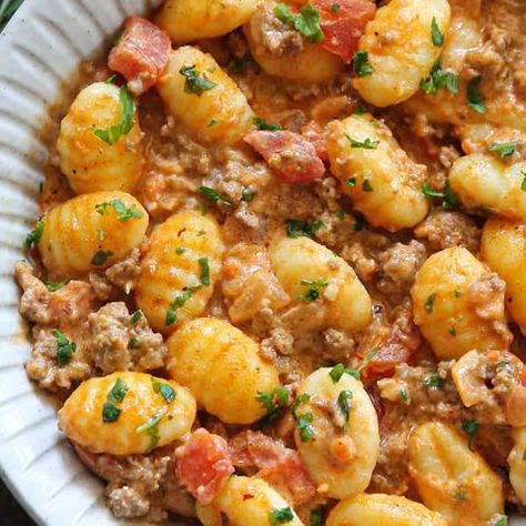 Julia’s Album (@juliasalbumblog) • Instagram photos and videos Quick Gnocchi Recipes, Ground Beef And Gnocchi Recipes, Ground Beef Comfort Food Recipes, Ground Beef Gnocchi, Beef Gnocchi, Julia's Album, Ground Sausage Recipes, Gnocchi Recipes Easy, Italian Dinners