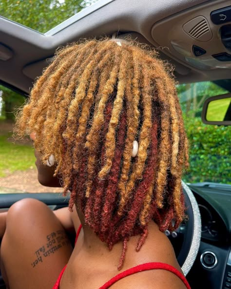 peek a boo red hair color on locs #Regram via @www.instagram.com/p/CvAvkSou35u/ Red And Blonde Dreadlocks, 2 Tone Loc Color, Half Dyed Locs Black And Ginger, Copper Blonde Locs, Burnt Orange Locs Black Women, Peek A Boo Red Hair, Hair Color On Locs, Rose Gold Locs, Ginger And Blonde Locs