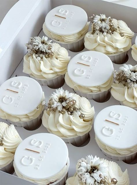 Cupcakes For Engagement, Decorated Cupcakes For Wedding, Wedding Cupcakes With Initials, Cupcakes Engagement Party, Wedding Cupcakes Ideas Elegant White, Nikkah Cupcakes, Engaged Cupcakes, White Cupcakes Decoration, Bridesmaid Cupcakes