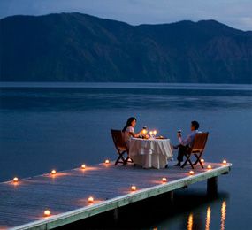 Candle Light Dinner on the dock at a lake. <3 Dock Ideas, Dream Dates, Lake Dock, Dream Date, Romantic Ideas, Backyard Lighting, Romantic Date Ideas, Lake Living, Romantic Places