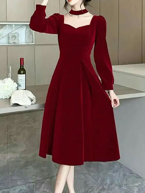 Gala Outfits, Met Gala Outfits, Simple Frock Design, Rose Parade, Simple Frocks, Chic Dress Classy, Simple Gowns, Smart Dressing