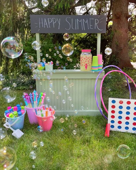 Kids Summer Kick Off Celebration | Affordable summer entertaining with Christmas Tree Shops | Last Day of School Party Ideas | #ad #ChristmasTreeShops #CTS #everyseasoneveryreason Summer Party Kids Ideas, Kid Summer Party Ideas, Summer Outdoor Birthday Party Ideas, Summer Time Party Ideas, Outdoor Water Party Ideas For Kids, Simple Summer Birthday Party Ideas, Girls Summer Party Ideas, 1st Day Of Summer Party, Summer Party For Kids Ideas