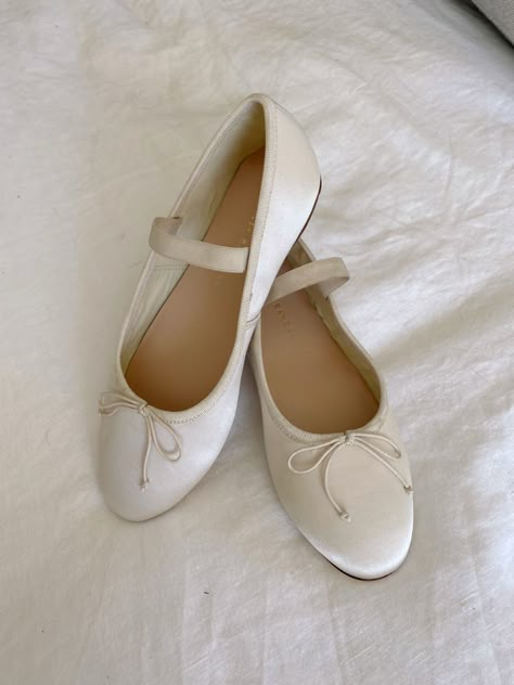 Cute Flats Aesthetic, Ballet Flat Wedding Shoes, White Satin Ballet Flats, Comfy Wedding Shoes Ballet Flats, Platform Ballet Flats, Cute Ballet Flats, White Flat Shoes Outfit, Ballet Shoe Flats, White Ballet Flats Outfit