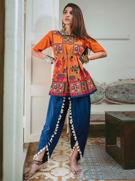 Dhoti Dresses For Women, Indian Fashion Salwar, Dhoti Salwar Suits, Dandiya Dress, Dhoti Salwar, Garba Outfit, Garba Dress, Trendy Outfits Indian, Gaun Fashion