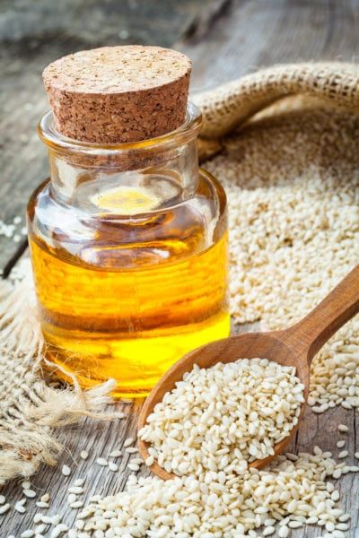 Sesame Oil Recipes, Sesame Seed Oil, Dry Flaky Skin, Sesame Seed, Cheese Salad, What To Use, Salad Bar, Yummy Smoothies, Natural Cosmetics