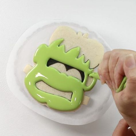 Frankenstein Cookies Royal Icing, Frankenstein Sugar Cookies, Frankenstein Cookies Decorated, Frankenstein Cookies, Frankenstein Cookie, Cookie Countess, How To Make Clouds, Skull Cookies, Cookies With Royal Icing