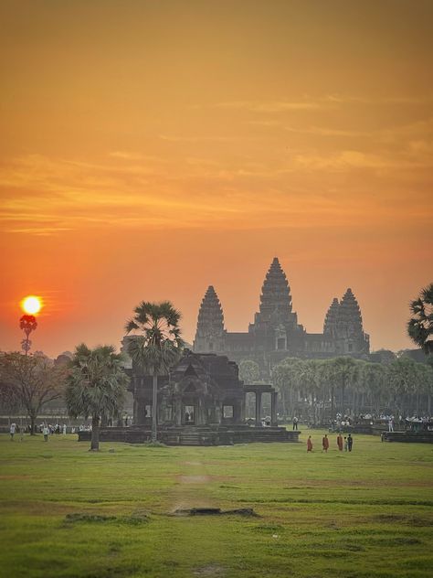 Vietnam And Cambodia, Places To Visit Cambodia, Siem Reap Aesthetic, Trip To Cambodia, Siem Reap Cambodia Photography, Travel Southeast Asia, Southeast Asia Travel Aesthetic, Cambodia Travel Aesthetic, Travel South East Asia