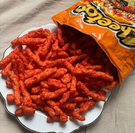 Spicy Cheetos, Hot Cheetos, Fav Food, Healthy Food Motivation, Yummy Comfort Food, Food O, Food Pantry, Food Snacks, Food Obsession