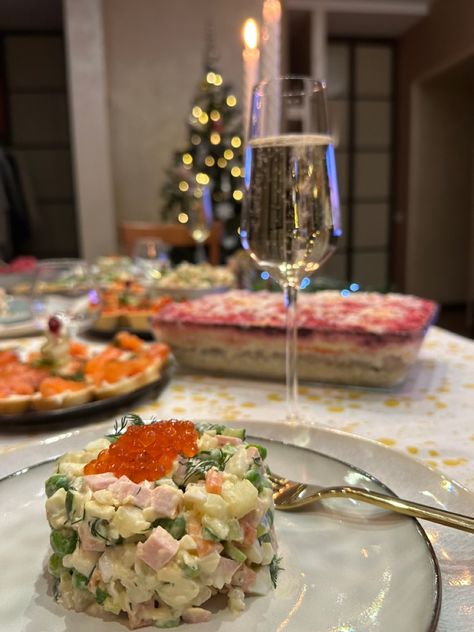 New year eve 2023, aesthetics Dinner New Year, Russian New Year, Russian Dishes, New Year Food, New Year's Food, Festive Dinner, Christmas Tree Decorating, New Year Eve, Healthy Food Dishes