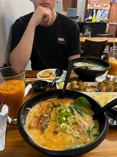 Asian Date Aesthetic, Japan Date Night, Foods Aesthetic Night, Date Pics Aesthetic, Ramen Date Aesthetic, Date Aesthetic Korean, Samgyup Date, Date Pictures Aesthetic, Food Date Aesthetic