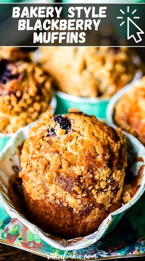 Blackberry Muffin Recipe, Blackberry Muffins, Blackberry Muffin, Bakery Muffins, Creative Dinner, Quick Breakfasts, Bakery Style Muffins, Stunning Cakes, Filled Muffins