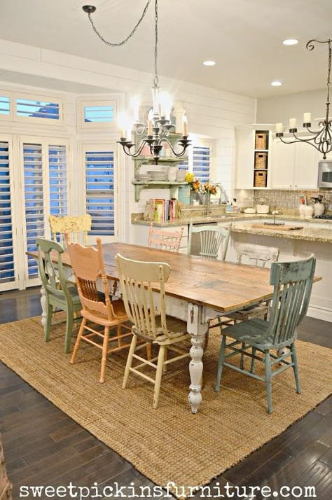 Shabby Chic Dining Table, Farm Style Table, Muebles Shabby Chic, Shabby Chic Dining Room, Mismatched Chairs, Shabby Chic Decorating, Shabby Chic Dining, Chic Dining Room, Farmhouse Kitchen Tables