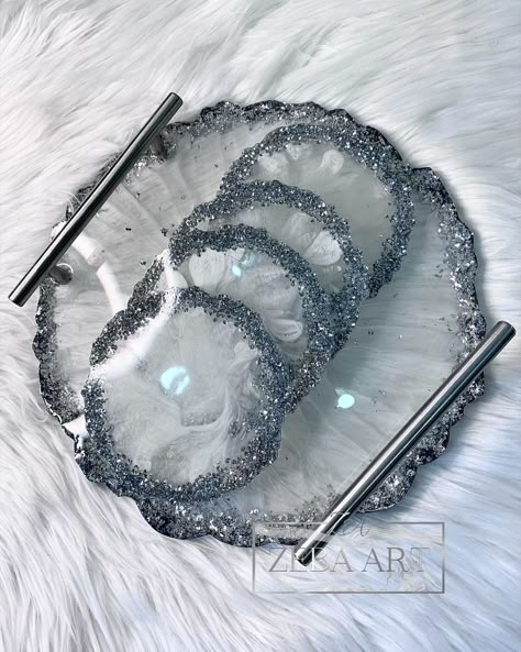 Cloud Tray, Diy Resin Gifts, Resin Art Canvas, Diy Resin Mold, Crystal Clear Epoxy Resin, Resin Crafts Tutorial, Craft Resin, Fabric Flower Tutorial, Diy Resin Projects