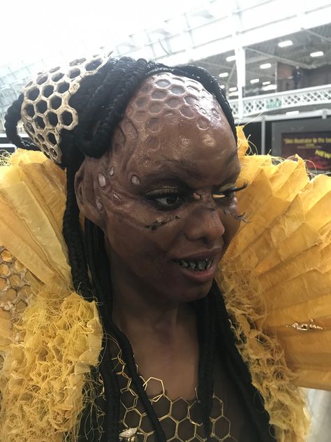 The Queen Bee Demo, as part of Ida Astero Welle's Mothermorphosis series. At IMAT's London 2019 for The Makeup Armoury. Bumblebee Makeup, Bee Makeup, 40k Miniatures, Warhammer 40k Miniatures, Sfx Makeup, Bee Happy, Queen Bee, Queen Bees, Artistry Makeup