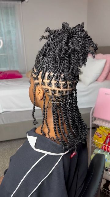 Rope Twist Natural Hair, Two Strand Twist Extensions, Two Strand Twist Natural Hair Styles, Black Women Twists, Twists And Beads, Twists Hairstyles For Black Women, Twist Black Women, Twists Women, Juicy Twists