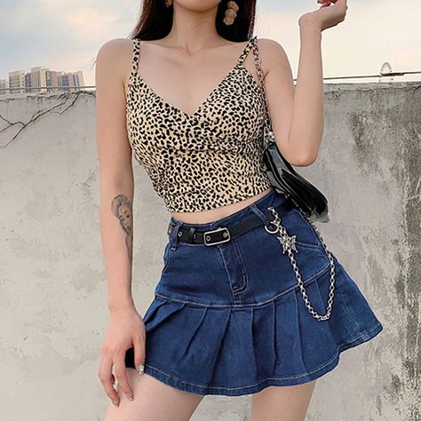 Jean Skirt Outfit, Grunge Skirt, Jean Skirt Outfits, Tennis Skirt Outfit, Outfits 2000s, Fest Outfits, Skirts Summer, High Waisted Pleated Skirt, Skirt Y2k