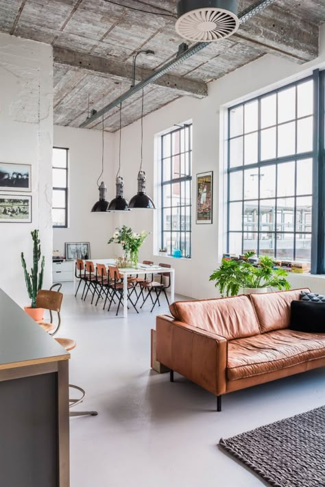 Decoración de estilo industrial: 10 claves para acertar Interior Boho, Industrial Livingroom, Loft Interiors, Loft Decor, Interior Vintage, Industrial Interior Design, Decor Studio, Loft Living, Style Loft