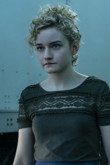 Julia Garner Ozark, Ruth Langmore Ozark, Ozark Ruth, Ruth Langmore, Characters Tv Shows, The Americans Tv Show, Tales From The Loop, Breaking Bad Poster, Aurora Rose