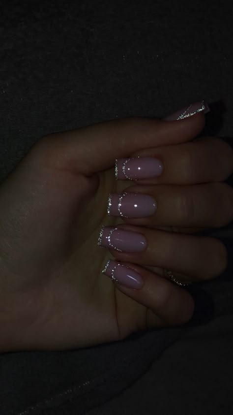 Trendy Nails 2023 French, Reflective French Tip Nails, Reflective Glitter Nails French, Reflective French Nails, Nails Inspo Trendy 2023, Reflective Nails Art Designs, French Nails With Glitter, French With Glitter, French Nails Manicure