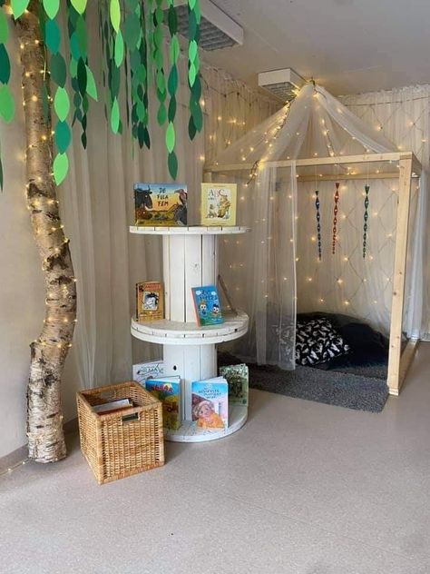 Tree In Playroom, Reading Corner Nursery Classroom, Sensory Reading Corner, Out Of School Care Room Ideas, Cozy Classroom Reading Corner, Cosy Corner Ideas Preschool, Childcare Room Decoration Ideas, Preschool Quiet Area Ideas Cozy Corner, Nursery Ideas Childcare