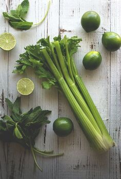 . Celery Photography, Autumn Fruit, Healthy Nutrition Plan, How To Be Healthy, How To Eat Healthy, Celery Juice, Live A Healthy Lifestyle, Nutrition Plan, Nutrition Food