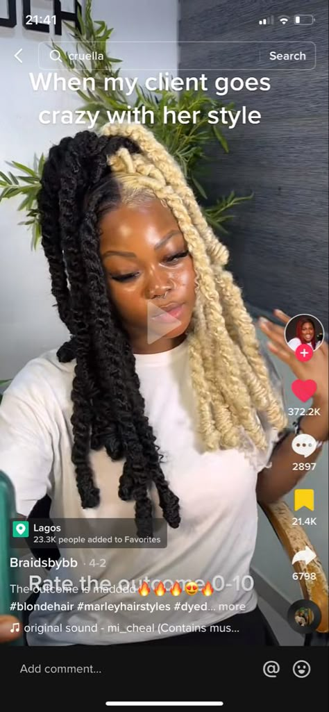 Black And Blonde Twist Braids, Half Colour Braids, Blond Marley Twist, Marley Twists With Color, Half Blonde Half Black Locs, Black And Blond Locs, Marley Twists Blonde, Black And Blonde Twists, Short Marley Twists Styles