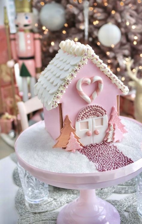 Gingerbread House Cake, Gingerbread House Inspo, Gingerbread House Icing, Gingerbread Contest, Gingerbread Competition, Homemade Gingerbread House, Christmas Gingerbread Houses, Cool Gingerbread Houses, Gingerbread House Parties