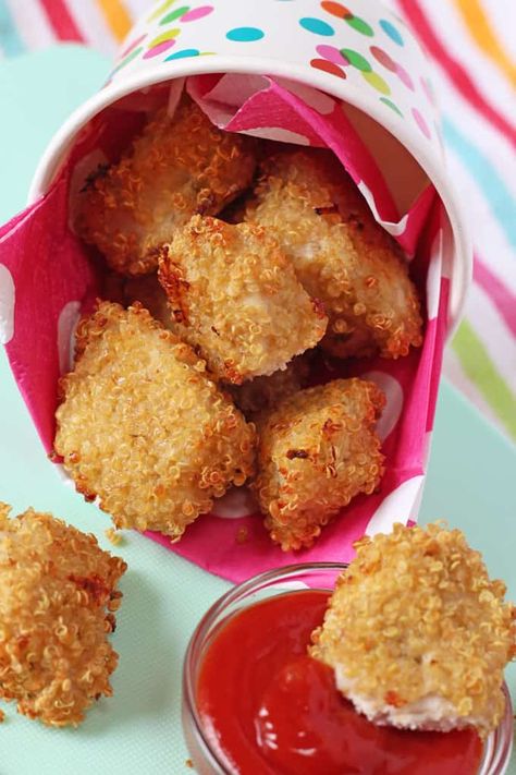 These delicious Crispy Baked Quinoa Chicken Nuggets are a tasty and healthy twist on a classic children's favourite! Baked Quinoa, Snacks For Toddlers, Healthy Chicken Nuggets, Buffalo Chicken Bites, Homemade Chicken Nuggets, Chicken Nugget Recipes, Fussy Eaters, Homemade Baby Foods, Easy Meals For Kids