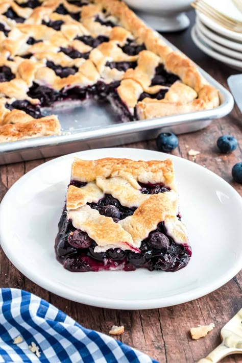 Blueberry Slab Pie Recipe, Blueberry Slab Pie, Slab Pie Recipes, Slab Pies, Blueberry Desserts Recipes, Herbal Tea Garden, No Bake Summer Desserts, Best Banana Pudding, Shugary Sweets