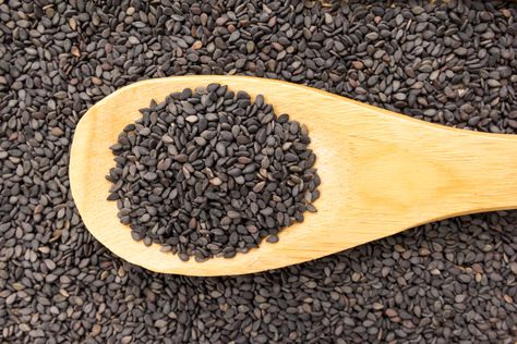 Health Benefits of Black Sesame Seeds | Livestrong.com Black Sesame Seeds Benefits, Wellness Guide, Sour Drink, Healing Tea, Hashimotos Disease, Sushi Night, Nigella Seeds, Black Sesame Seeds, Happy Kitchen