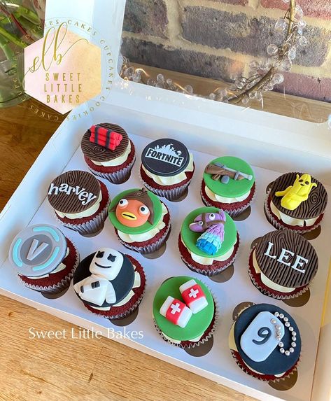 Leo Cupcakes, Fortnite Cupcakes For Boys, Fortnite Cupcake Cake, Fortnight Cupcakes, Fortnite Cupcakes Ideas, Fortnite Cake Pops, Xbox Party Ideas, Fortnite Cupcake Toppers, Fortnite Cookies