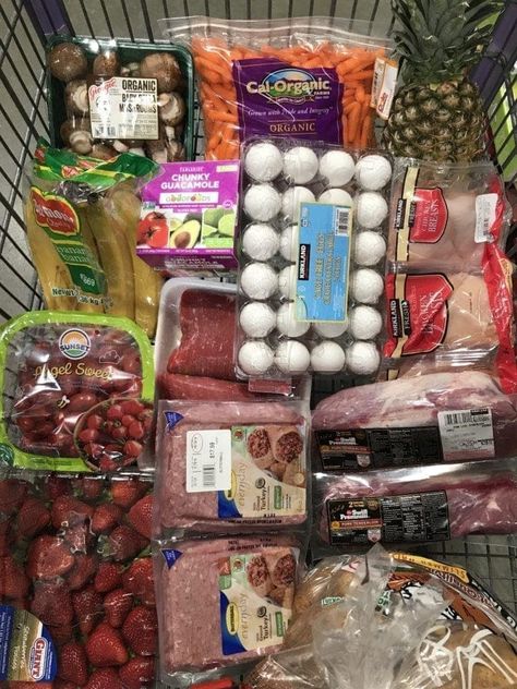 Whole30 Costco, Whole 30 Costco, Paleo Shopping List, Costco Shopping List, Healthy Grocery Shopping, Eating Healthy On A Budget, Costco Shopping, Healthy On A Budget, Healthy Groceries