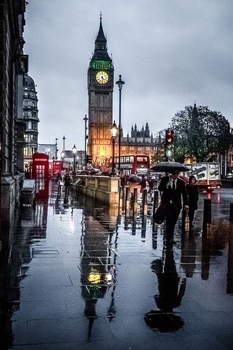 London Hamptons Aesthetic, Big Ben Clock, England Aesthetic, Aesthetic Interior, City Of London, Walking In The Rain, London Town, Aesthetic Style, London Calling