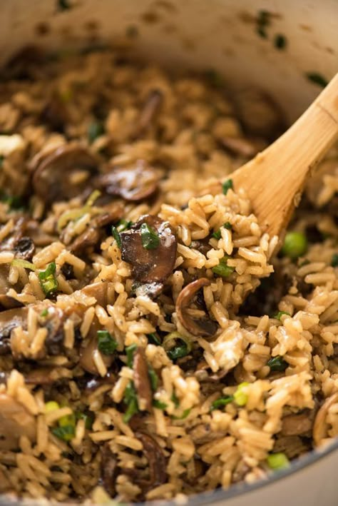 A Mushroom Rice all made in one pot! Tip: stir through half the browned mushrooms at the end for maximum flavour. www.recipetineats.com Mushroom Rice Recipes, Best Rice Recipe, Baked Mushrooms, Mushroom Rice, Rice Side, Rice Side Dishes, Recipetin Eats, Easy Rice Recipes, God Mat