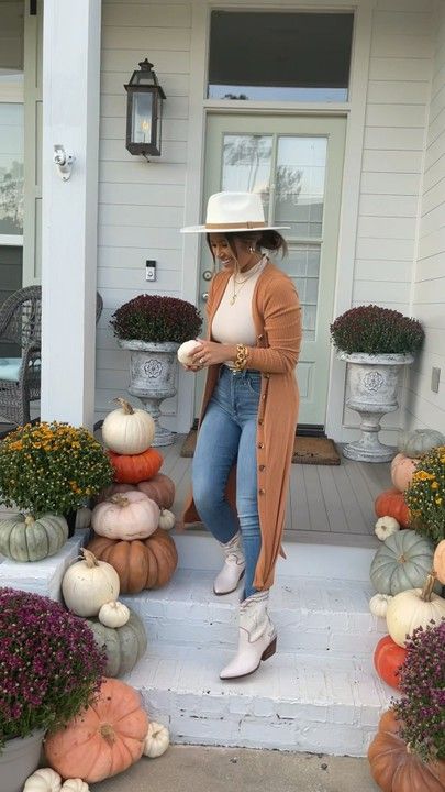 Duster Cardigan Outfit Fall, Sweater Dress And Duster Set, Cream Duster Cardigan Outfit, Cardigan Coat Outfit, Duster Sweater Outfits, Rust Duster Cardigan Outfit, Duster Cardigan Outfit, Duster Outfit, Fall Coat Outfit