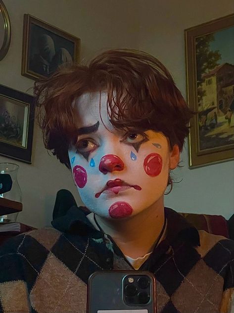 Different Clown Makeup, Men’s Goth Clown Makeup, Clown Makeup Reference, Face Paint For Men Halloween, Scary Clown Makeup Ideas Men, Boys Clown Makeup, Clown Makeup Aesthetic Men, Cholo Clown Makeup Men, Clowncore Makeup Male