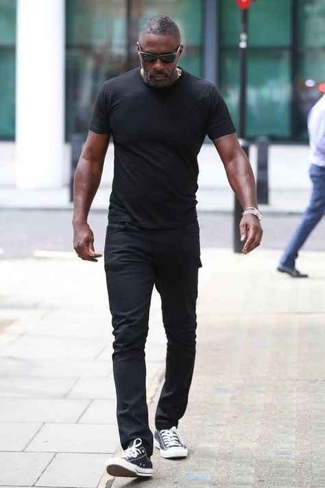 Idris Elba Outfits, Idris Elba Aesthetic, Idris Alba Photoshoot, Idris Elba Body, Idris Elba Style, Idris Elba The Wire, Idris Elba Photoshoot, Idris Elba Cowboy, Idris Elba Movies