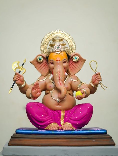 Ganpati Bapa Morya 🙏 Ganpati Pic, Ganesha Making, Hanuman Chalisa Video, Jay Shree Ganesh, Ganpati Invitation Card, Ganpati Picture, Ganpati Photo, Bal Ganesh, Ganesh Murti