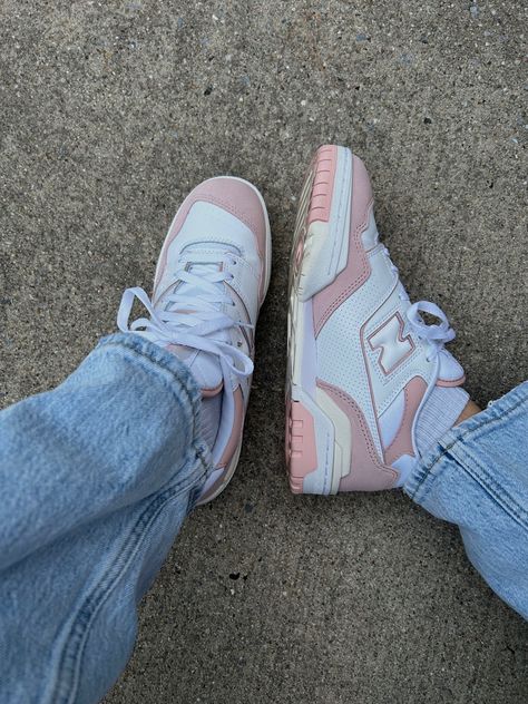 Cool Shoe Aesthetic, Pink 550 New Balance Outfit, New Balance 550’s, New Balance 550 Bubblegum Pink, New Balance 550 Pink Outfit, New Balance Shoes Womens, Fits With New Balance Shoes, Aesthetic New Balance Shoes, New Balance Pink Shoes