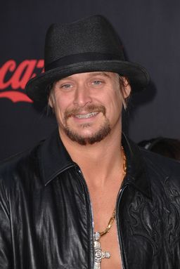 What did I say about those gorgeous blue eyes? Kid Rock Musician, Sheryl Crowe, Kid Rock Picture, Kid Rocks, Music Concerts, The Mitten, Love My Man, Secret Crush, Kid Rock