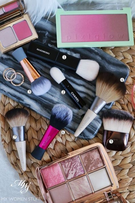 travel sized makeup brushes Travel Size Makeup Brushes, Good Sunscreen For Face, Chanel Brushes, Natural Hair Brush, Travel Size Makeup, Real Techniques Brushes, Expensive Makeup, Face Brushes, Lipstick Blush