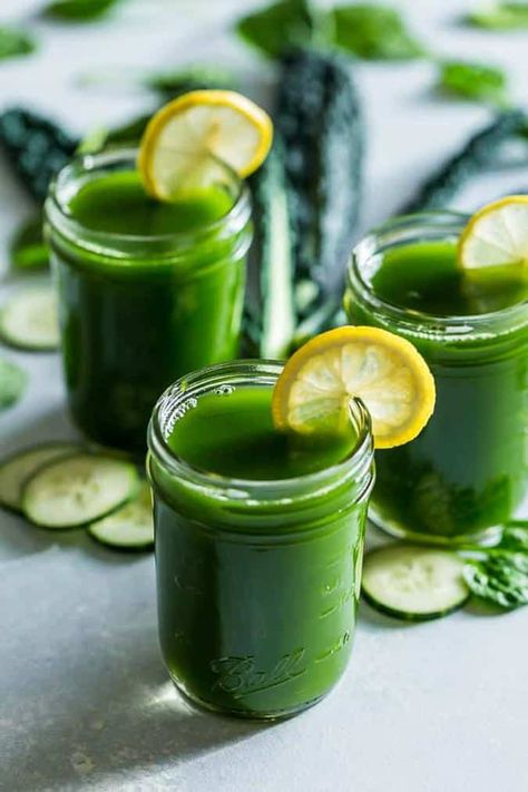 Green Vegetable Recipes, Morning Juice Recipe, Fresh Juice Recipes, Smoothie Detox Cleanse, Kale Juice, Caviar Recipes, Morning Juice, Green Juices, Detox Juice Recipes