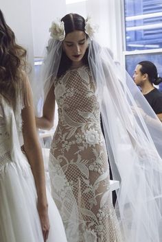 Naeem Khan Bridal Spring 2017 / Wedding Style Inspiration | The Lane Naeem Khan Bridal, Wedding Style Inspiration, Naeem Khan, Bridal Fashion Week, Vestidos Vintage, Angkor, Moda Vintage, Bridal Inspiration, Wedding Dress Inspiration