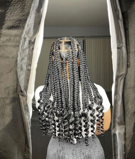 Large Short Knotless Box Braids, Braids With Curly Ends Hairstyles, Curly Ends Hairstyles, Short Knotless Braids, Knotless Braids With Curly Ends, Short Knotless, Coi Leray Braids, Braids With Curly Ends, Braids Jumbo